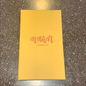 Alamar cosmetics palette